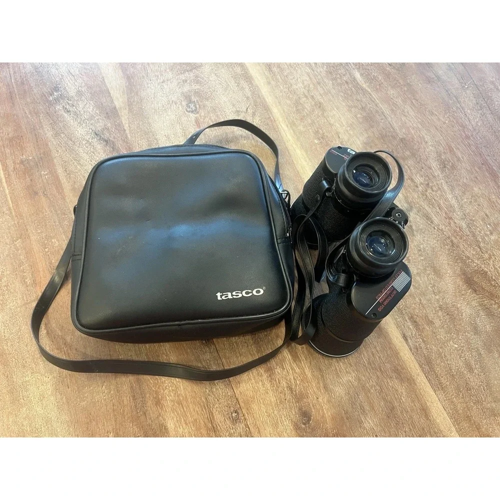 Tasco 2023 10x50MM Wide Angle Binoculars with Original Case And Lens Cleaner EUC
